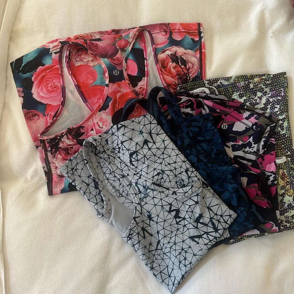 Bundle of Lululemon tank tops lot of 5! All like new!
